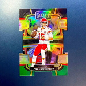 Patrick Mahomes II Die-Cut Black Green Prizm 2023-24 Panini Select KC Chiefs